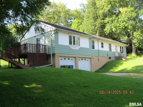 1015 Buell Ave, Clinton, IA 52732