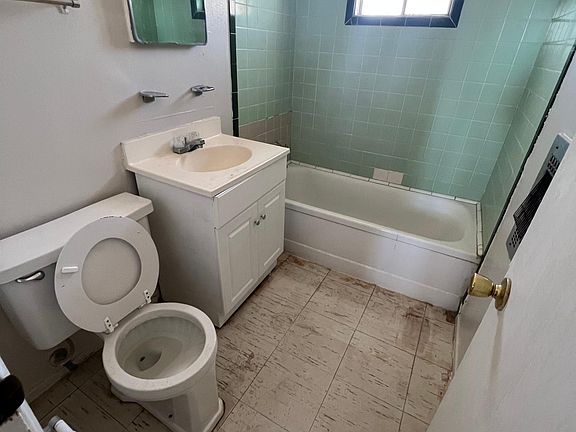 4th image of 8409 Neptune St