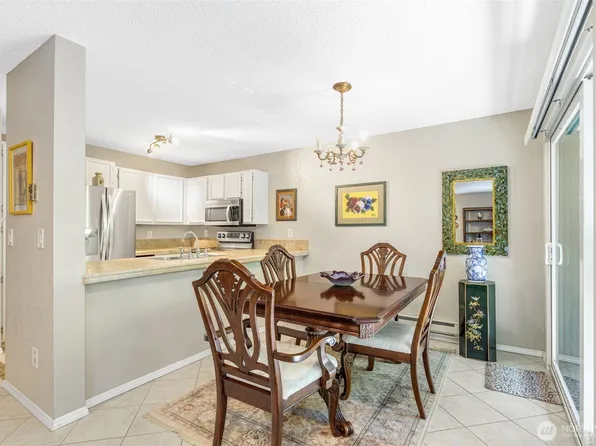 1208 S 216th Street #103D, Des Moines, WA 98198