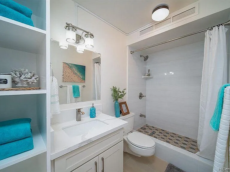 555 University Ave #603 — Photo 7