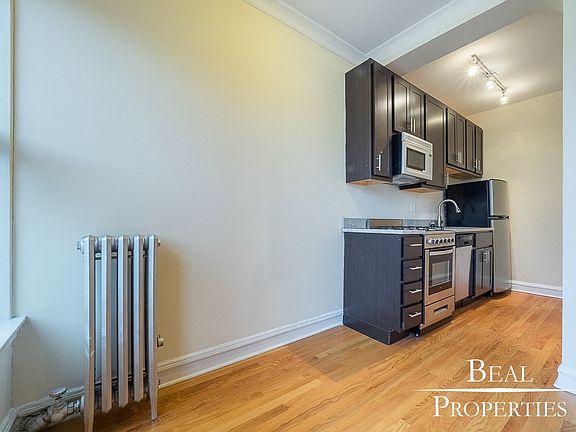 4th image of 4614 N Paulina St APT 208