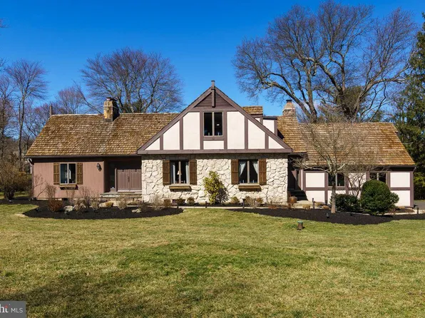 19 Meadow Ln, Pennington, NJ 08534