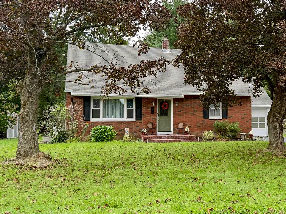 8 Bennett Rd