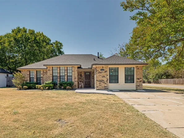 300 Monica St, Glenn Heights, TX 75154