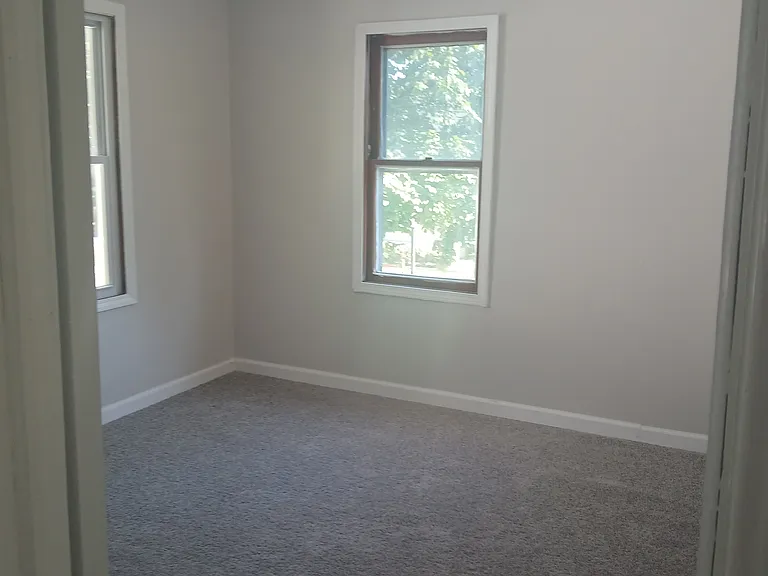 118 Avis St — Photo 8
