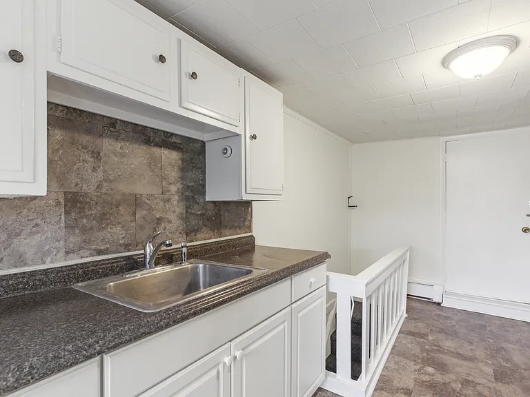 113 King St #3 — Photo 8
