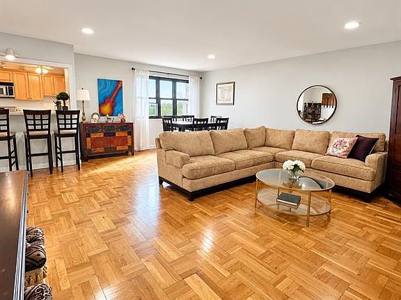 5th image of 208 Anderson Street #S7C
