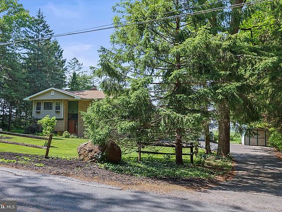 3rd image of 25 Koser Rd