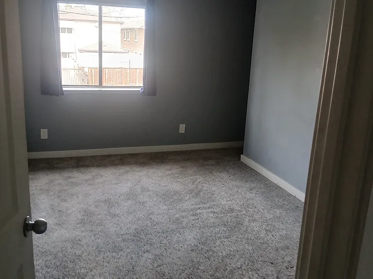 2415 W St #6 — Photo 8