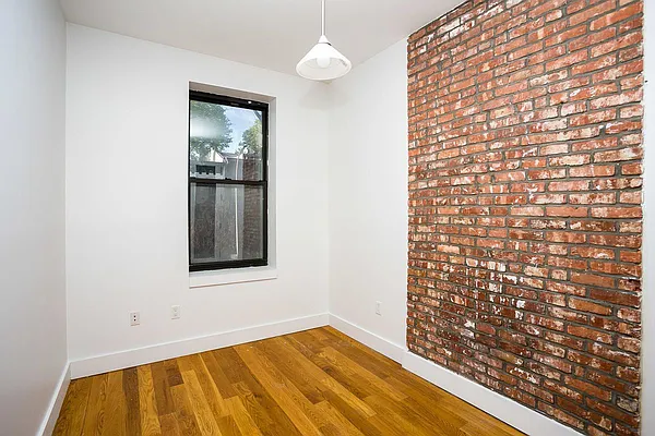 Rented by Nooklyn NYC LLC | media 13