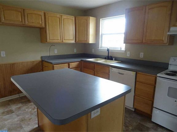 5th image of 707 Dairy Dr