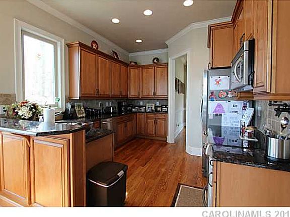 5th image of 1366 Astoria Pkwy