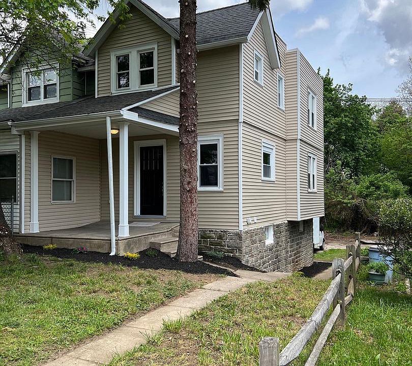 1st image of 437 Cypress St