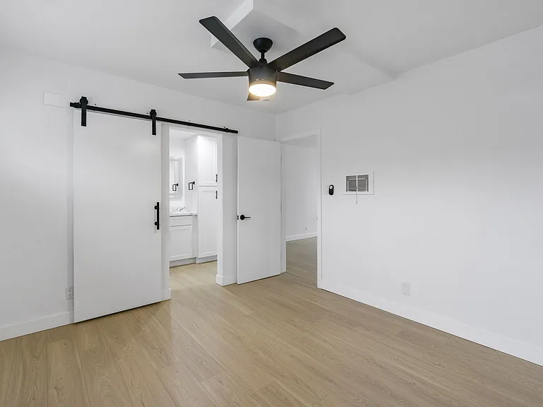 Torrance Gateway Apartments — Photo 16