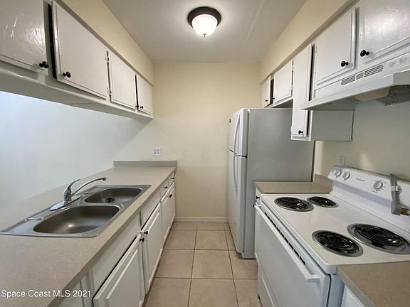 2nd image of 1578 South St