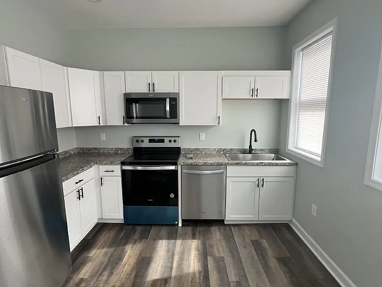 2711 Detroit St #4 — Photo 31
