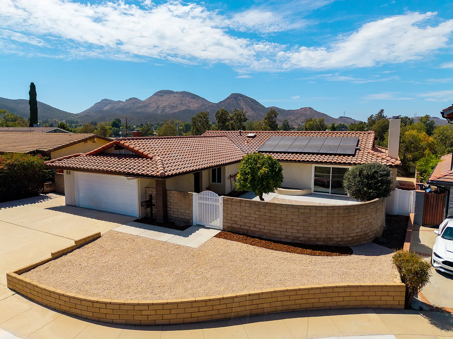 4 bed, 1956 sqft, $4,800 — Photo 1