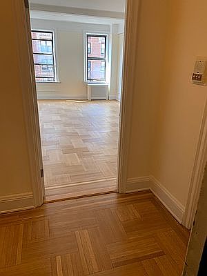 5th image of 175 W 79th St #4B