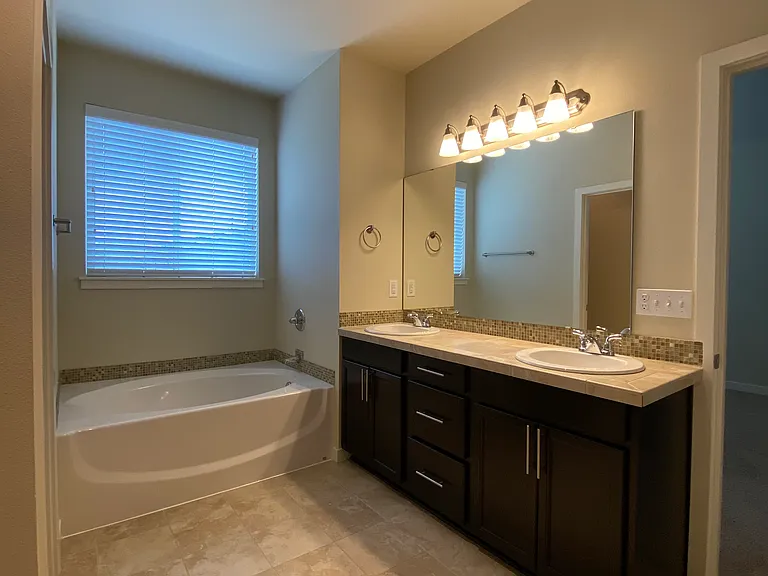 12103 SE 292nd Way — Photo 14