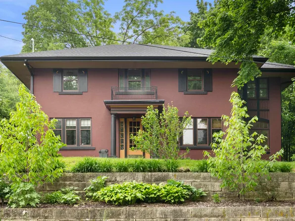 1175 Langworthy St, Dubuque, IA 52001