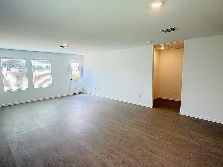 234 Hidden Meadows Dr — Photo 11