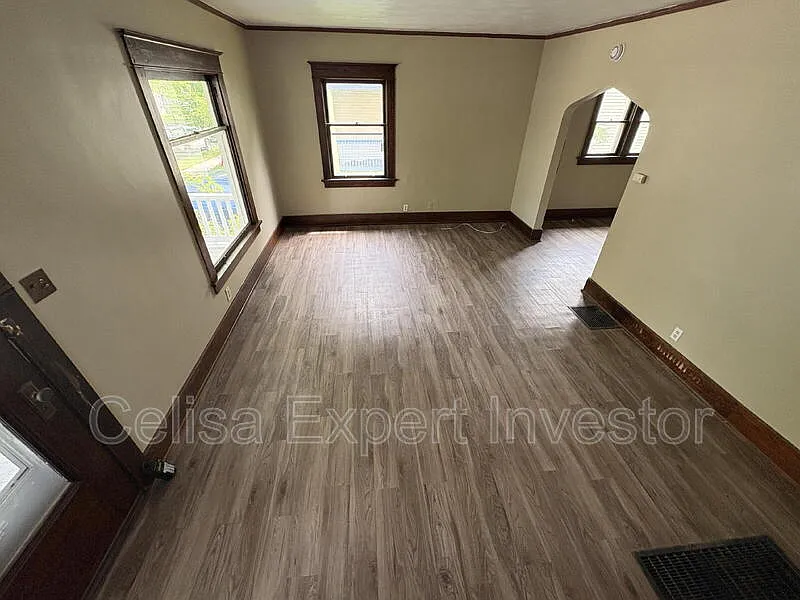 Building Photo - 1353 Huestis Ave