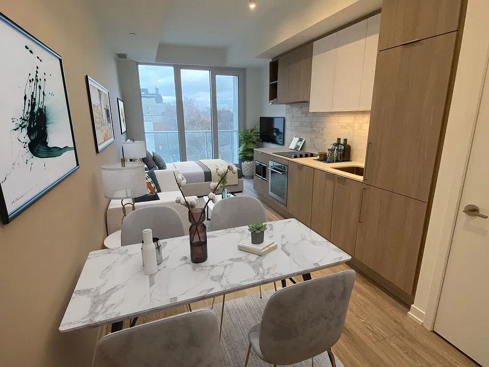 2020 Bathurst St #829