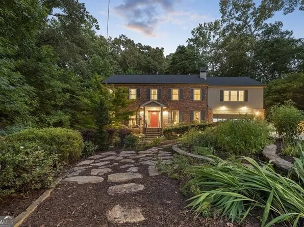 2383 Riverglenn Cir, Dunwoody, GA 30338