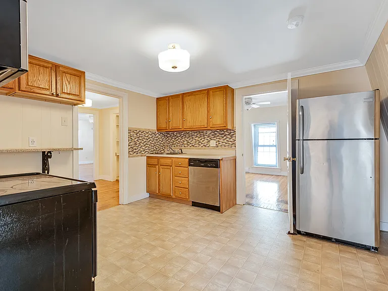 91 Elm St #3 — Photo 3