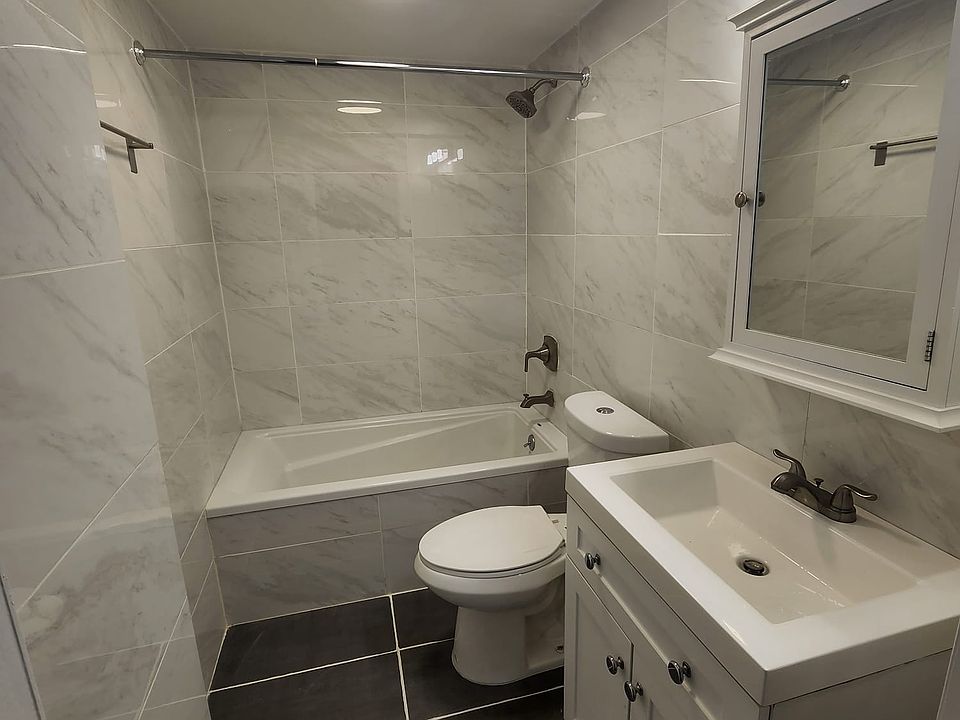 2nd image of 131 Beach 121st St APT 3D