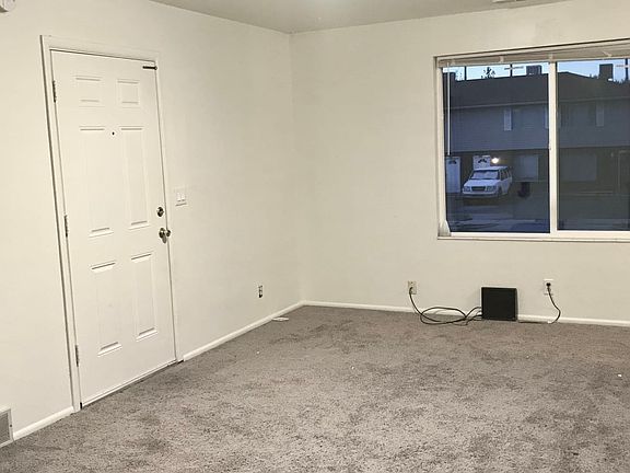 3rd image of 591 W Tiffany Town Dr