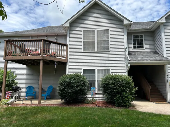 120A Pine Dr, Chesterton, IN 46304