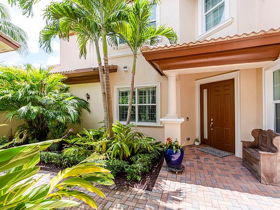 3rd image of 115 Tresana Boulevard #35