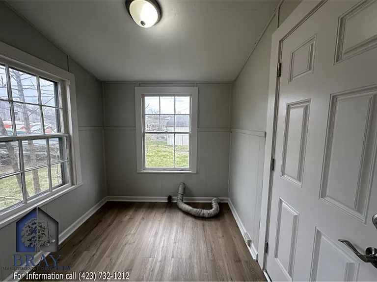 1238 Willow St — Photo 8