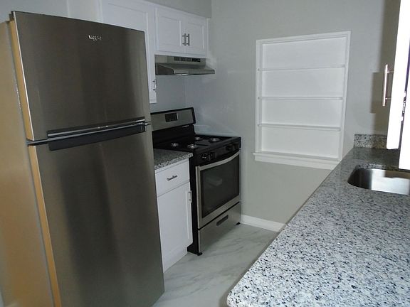 2nd image of 2521 Hackberry St APT 9