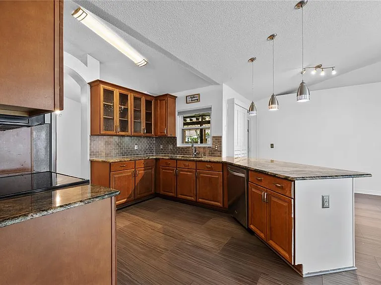 308 Silver Pine Dr — Photo 4