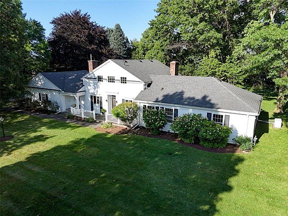 2nd image of 830 Mendon Rd