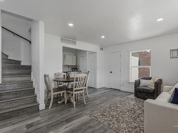 5th image of 1610 Miller Ave