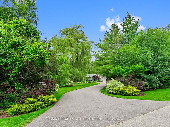 4th image of 2 Cedar Dr
