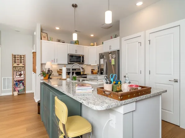 1559 Crownpoint Dr #213, Harrisonburg, VA 22801