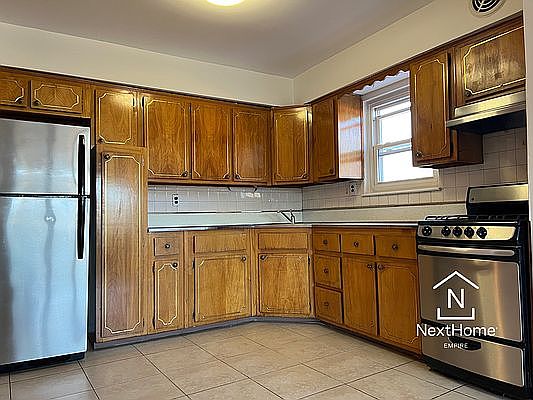 1st image of 2212 42nd St #3