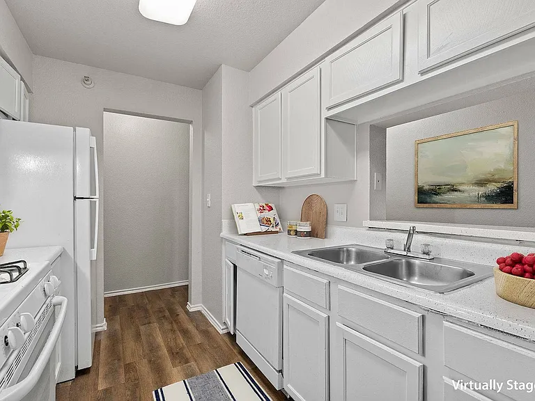 Modern Kitchens and Appliances at Ovation Apartments in Austin, TX