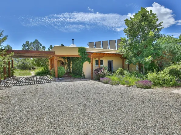 8 Camino Nopal, El Prado, NM 87529