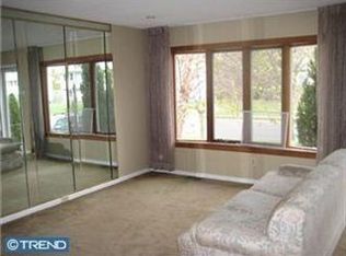 28 Beaver Dr, Barrington, NJ 08007