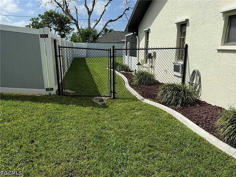 1716 SE 6th St — Photo 19