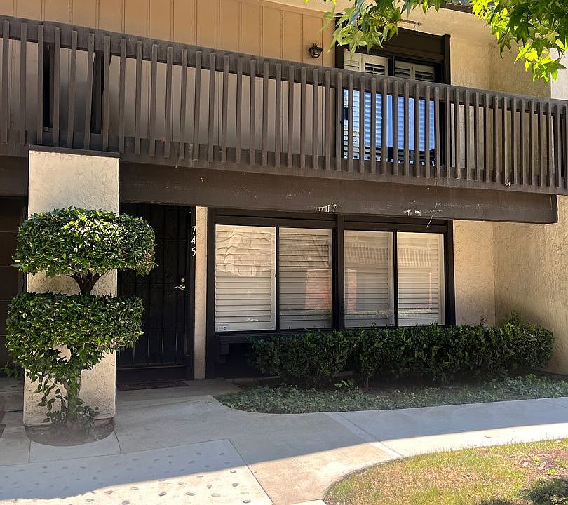 1st image of 745 Knollwood Ln