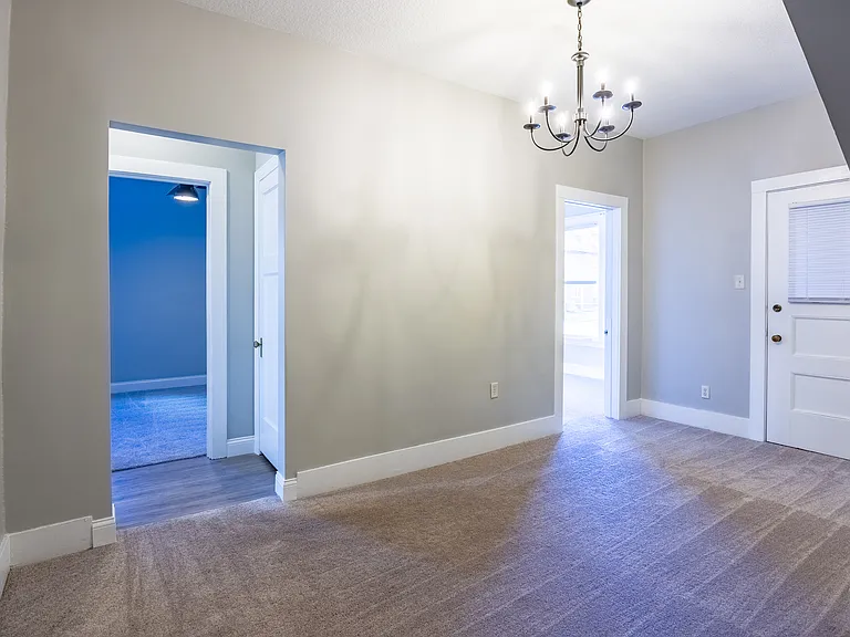 535 W Berry St #2 — Photo 16