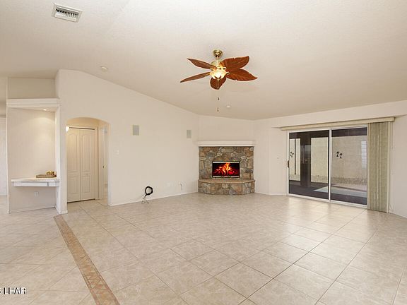3rd image of 940 Coconut Grove Dr