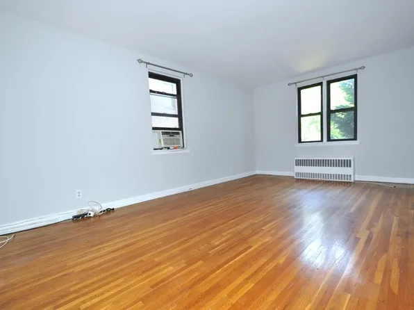 142 Garth Rd, Scarsdale, NY