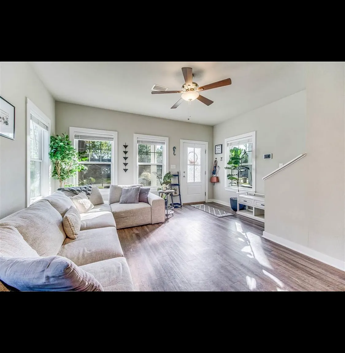 3 bed, 1216 sqft, $2,200 — Photo 3